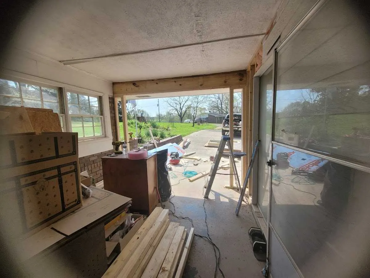 Air movers and dehumidifier for Drying & Dehumidification in Thatcher